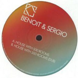 HOUSE WITH 500 ROOMS