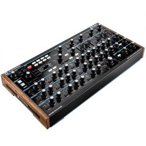 NOVATION Peak