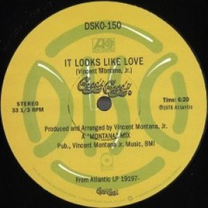 IT LOOKS LIKE LOVE/#1 Dee Jay